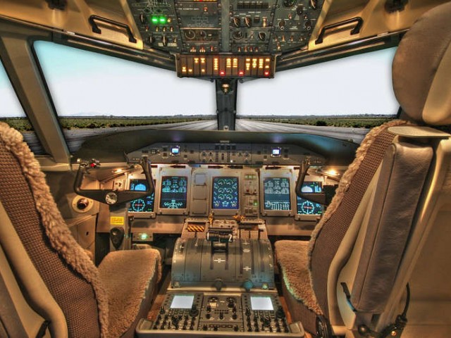 Cabina-Plano-Avion-Chorro-Pasajeros-Piloto Cabina-Plano-Avion-Chorro-Pasajeros-Piloto