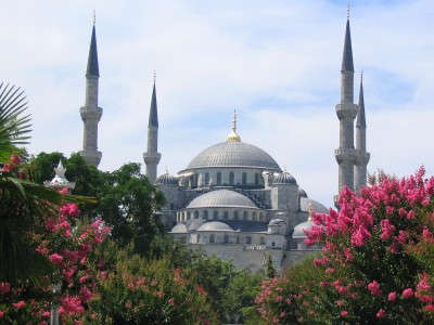 Istanbul-The-Blue-Mosque-from-Hagia-Sofia-2