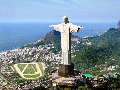 Statue-of-The-Christ-of-Redeemer-in-Cordova-Rio-de-Janeiro-Brazil-5 جاذبه های گردشگری برزیل
