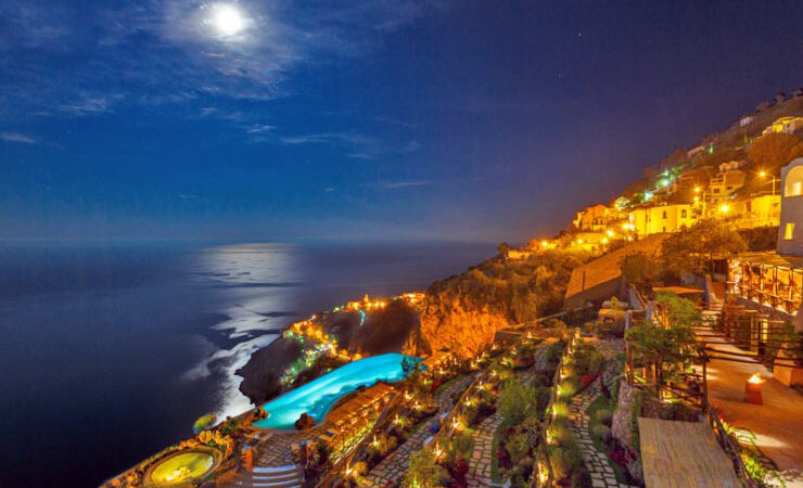 هتل و چشمه‌ی آب گرم موناسترو سانتا روزا