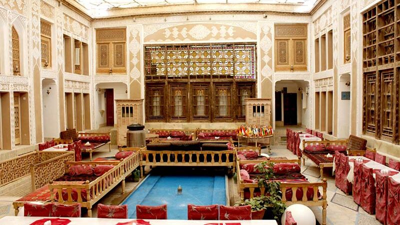 هتل-آنتیک-ملک-التجار-یزد