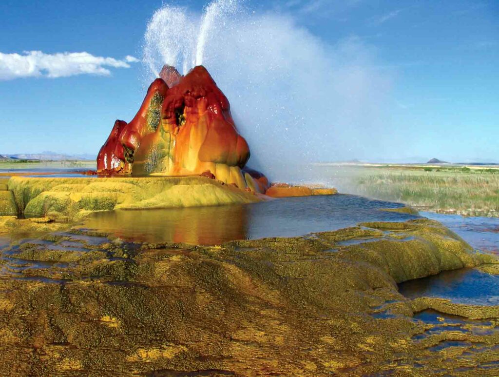 Fly-Geyser,-Nevada