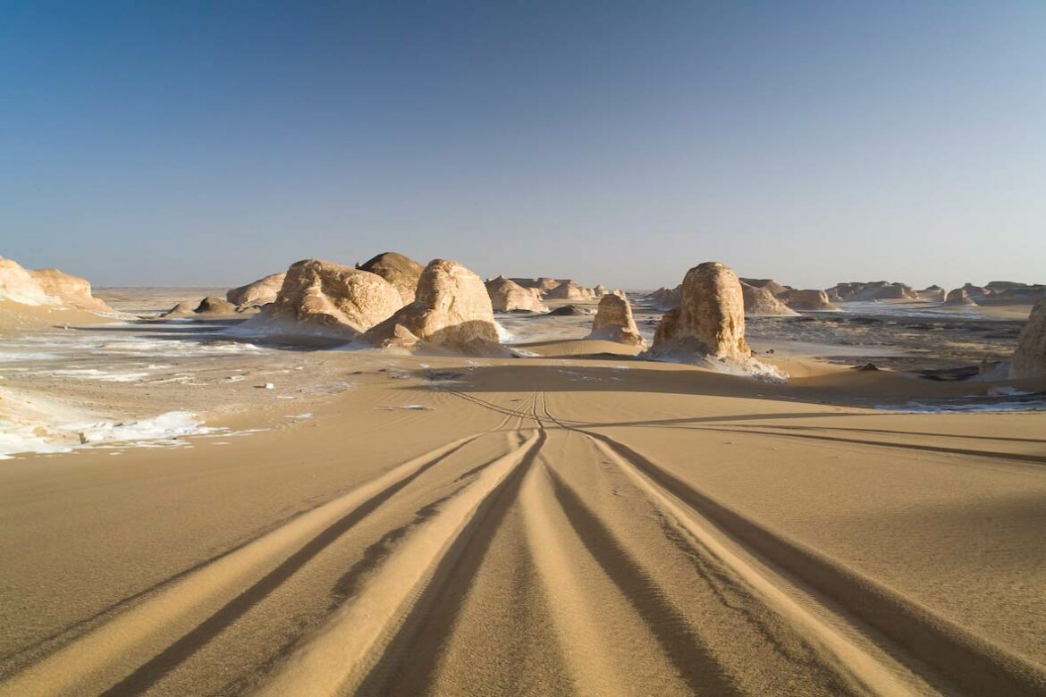 White-Desert-Vacations