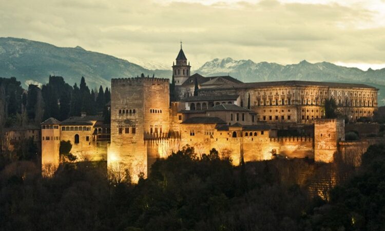 مسجد الحمرا(Alhambra) مسجد الحمرا(Alhambra)