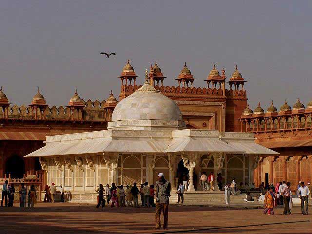tomb-of-sheikh-salim-chisti tomb-of-sheikh-salim-chisti