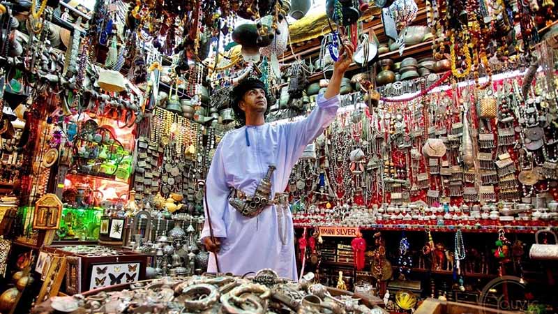 mutrah souq souvenirs shop