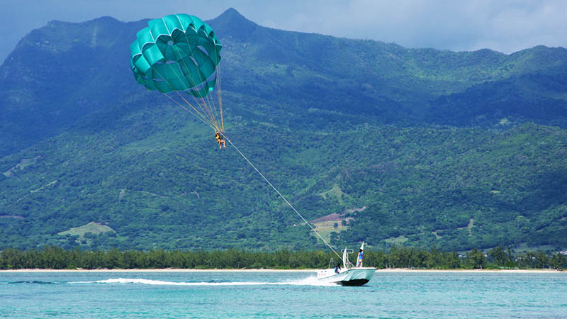 parasailing mauritius