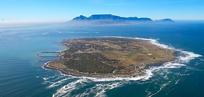 robben-island-helicopter-trips1