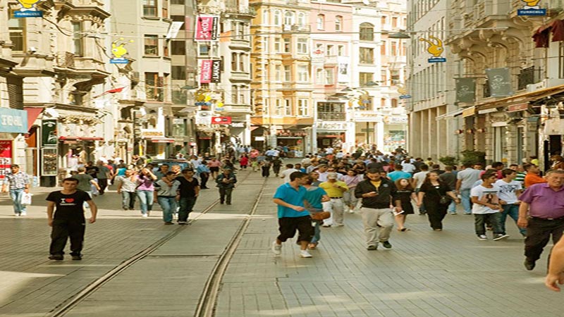 میدان استقلال در بی اغلو