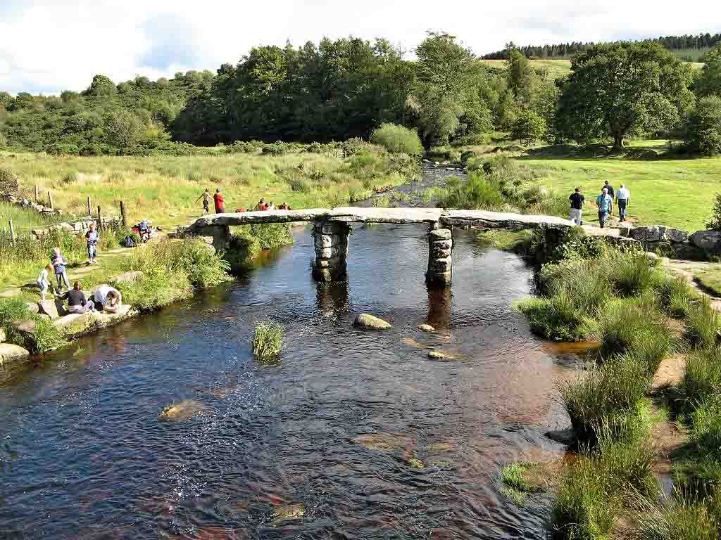 old_bridge_postbridge_dartmoor_national_park_devon_england_uk