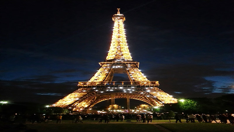 برج ایفل در شب | پاریس