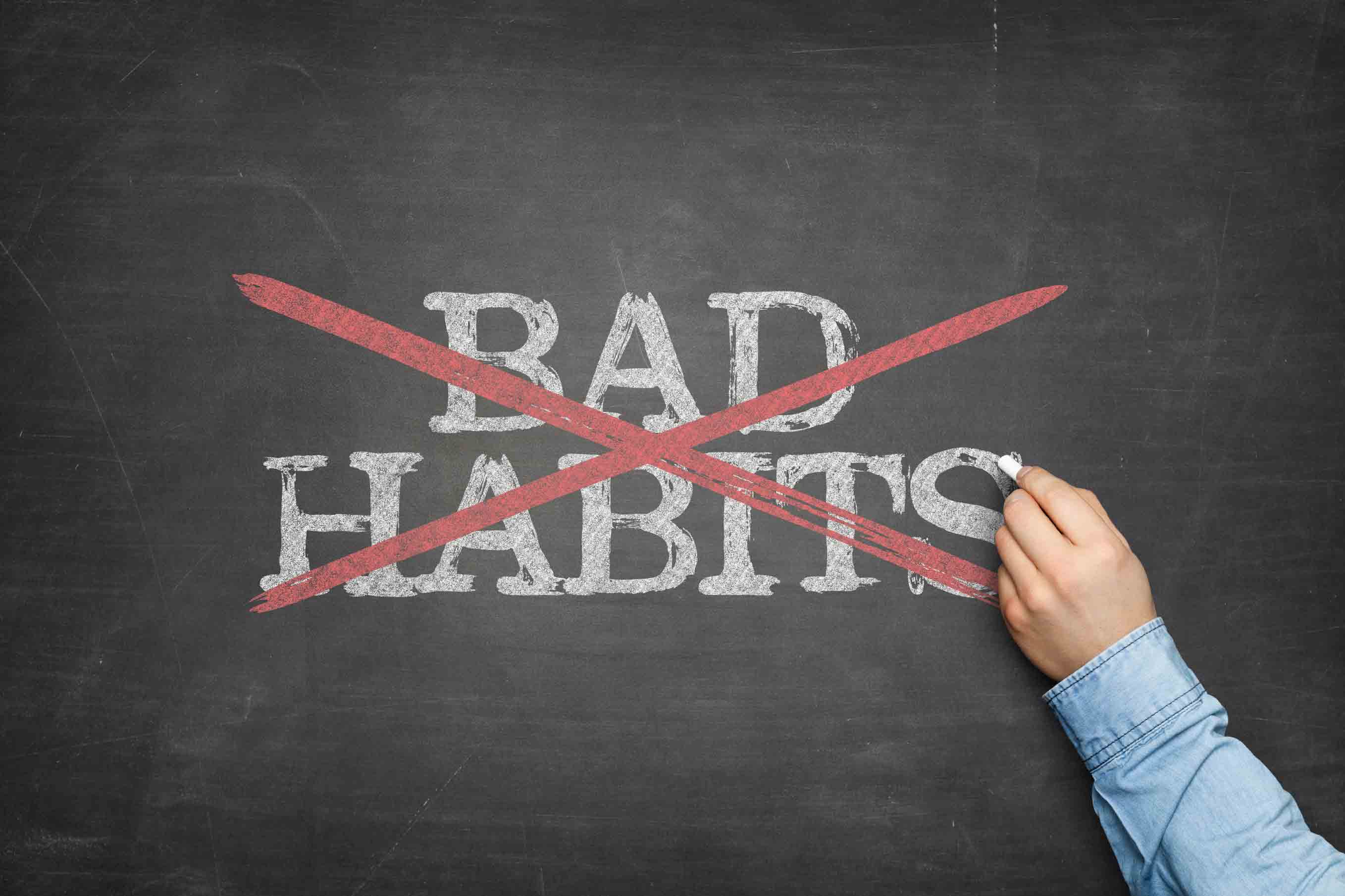 Better habits. Вредные привычки Bad Habits. Плохие привычки на английском. Воедная привычка натанглийскгм. Полезные привычки по английски.