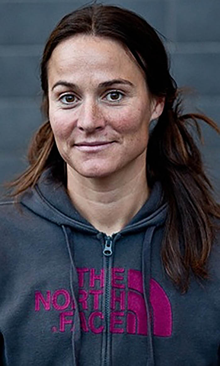 هیلاری | ماجراجویی در سفر هیلاری | ماجراجویی در سفر