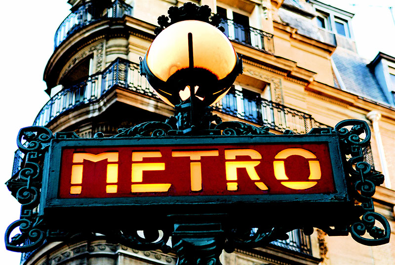 تابلوی مترو در پاریس