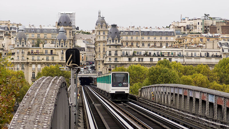 مترو در پاریس