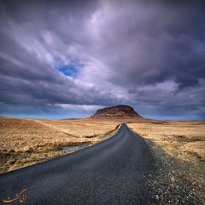 جاده ای زیبا در ایسلند