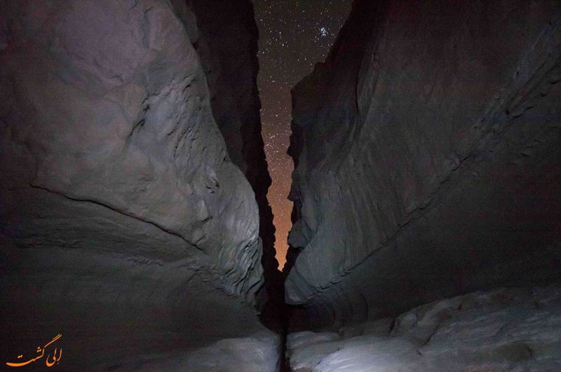 تنگه چاه کوه در شب تنگه چاه کوه در شب