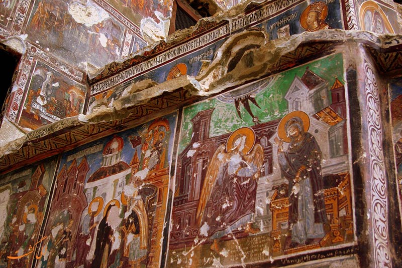 نقاشی های دیواری کلیسا