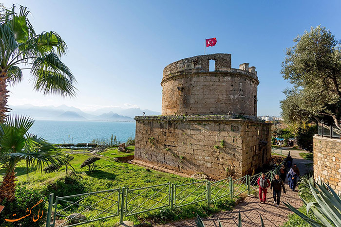 برج Hıdırlık در آنتالیا