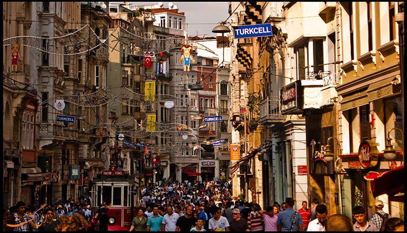 سوغاتی در خیابان تکسیم استانبول