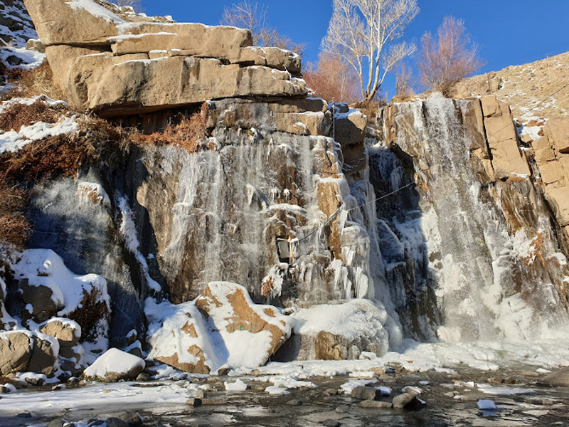 آبشار گنج نامه