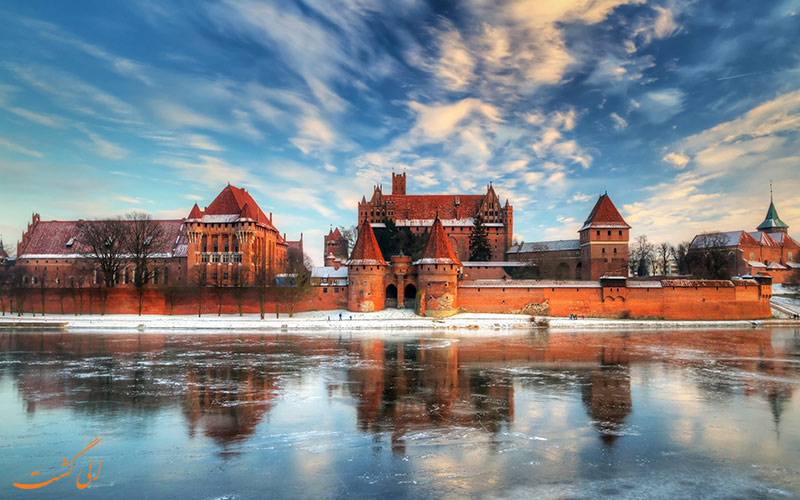 قلعه مالبروک در زمستان