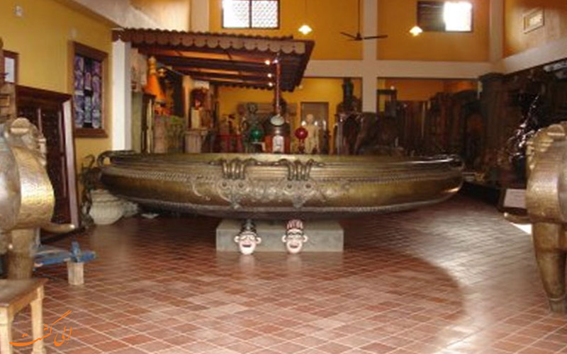 داخل کاخ