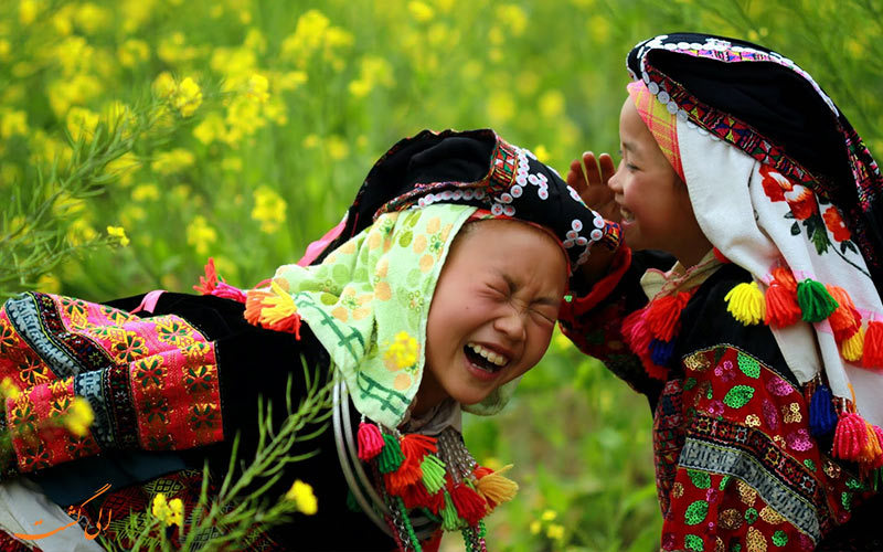 قوم تِی دریاچه با به