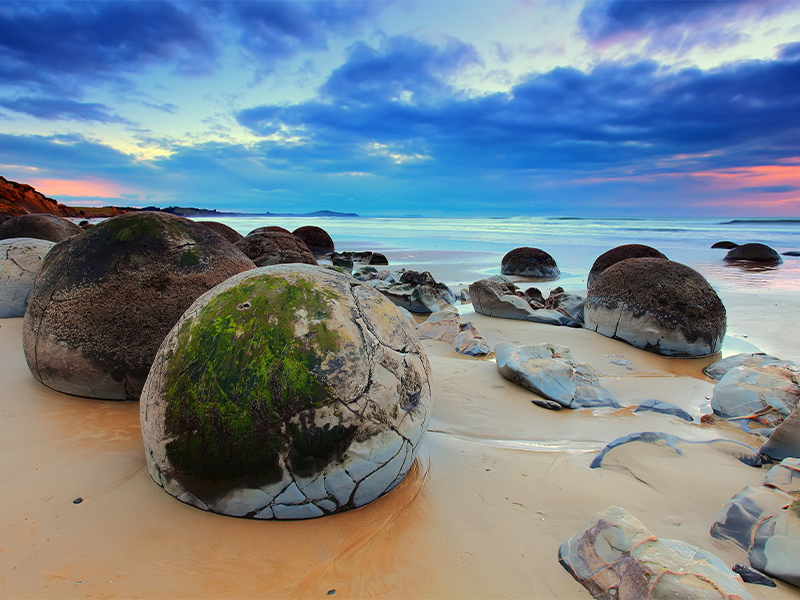 سنگ های عجیب