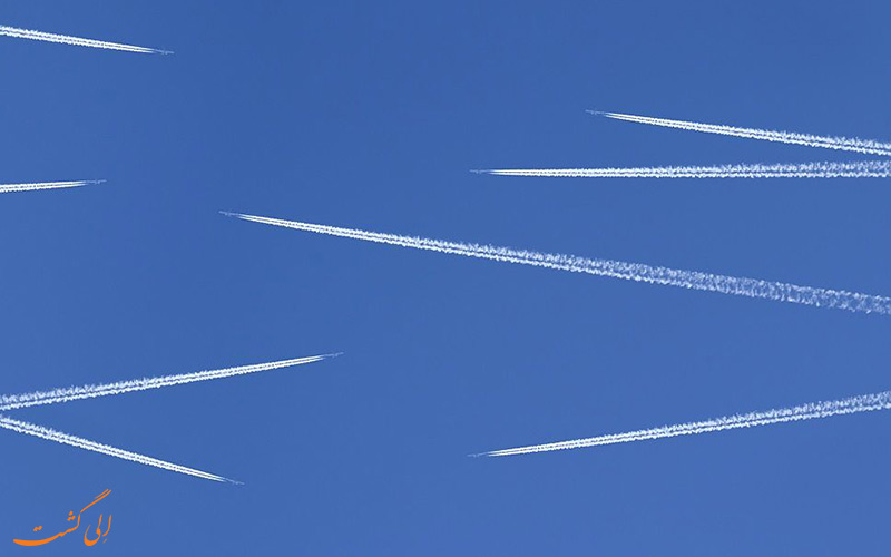 خط سفید هواپیما و علت آن
