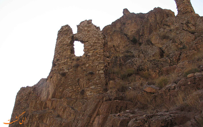 نمایی از قلعه مازیار