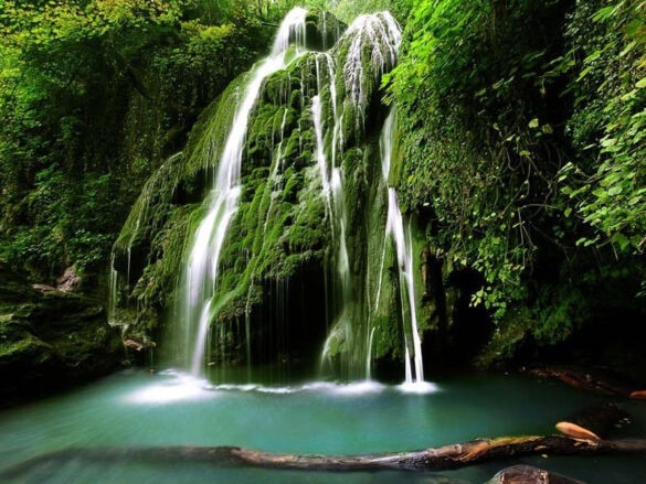 کبود-وال.jpg2 آبشار کبود وال