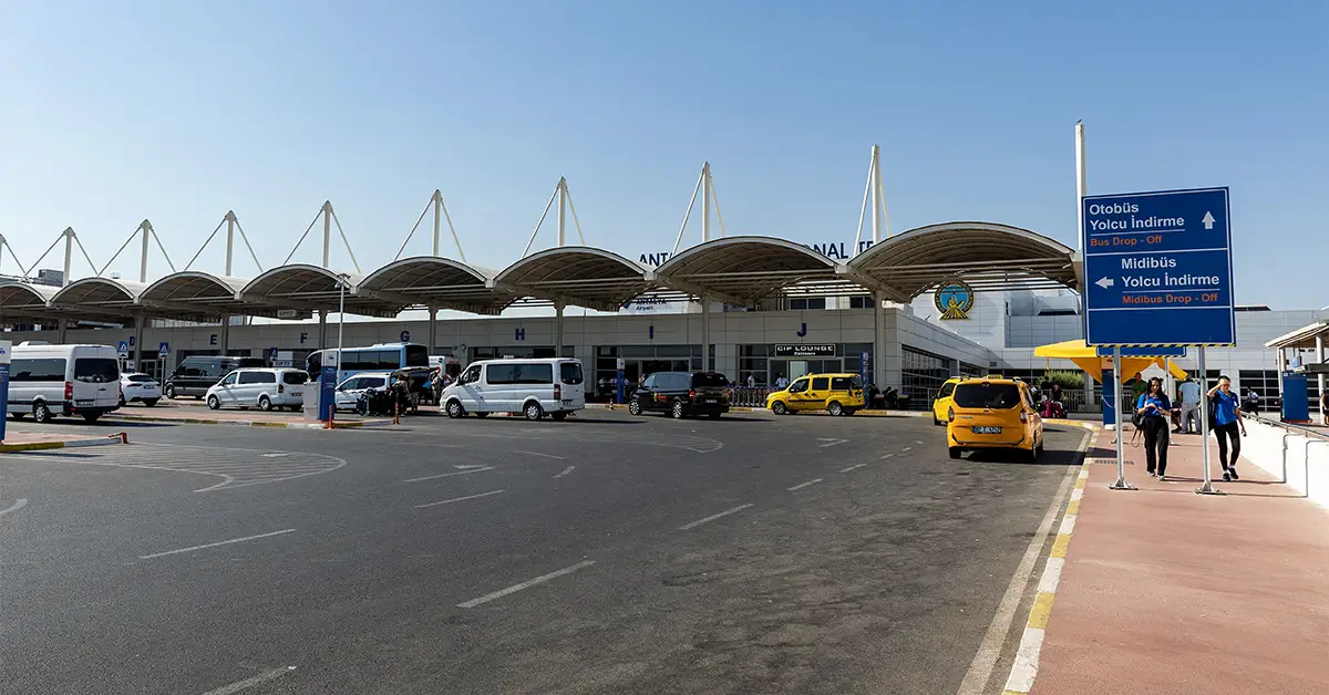 فرودگاه آنتالیا