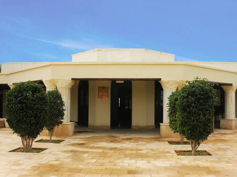عمارت کلاه فرنگی و موزه دریانوردی - الی گشت