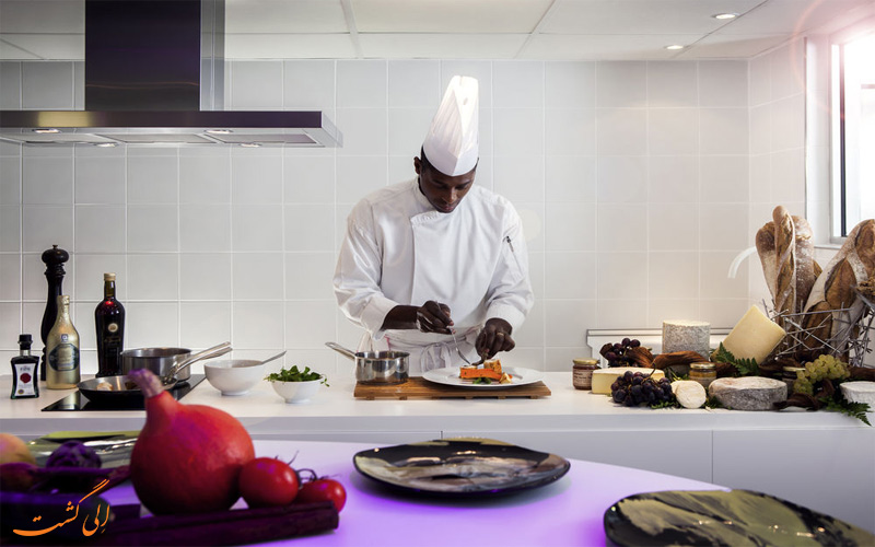 خدمات رفاهی هتل پولمن پاریس - رستوران و آشپزخانه باز