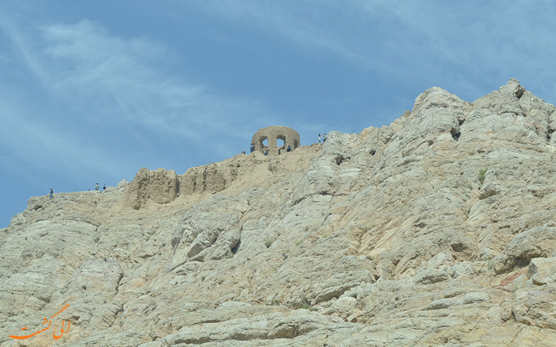 نمای کامل از کوه آتشگاه