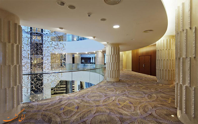 خدمات رفاهی هتل هیلتون باکو- راهروی هتل