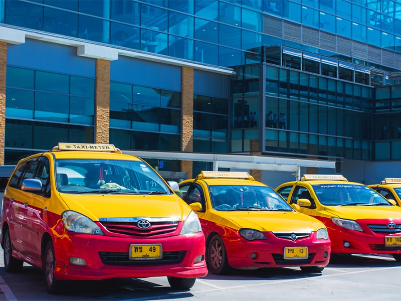 تاکسی، راحت‌ترین روش حمل و نقل فرودگاه پوکت - الی گشت