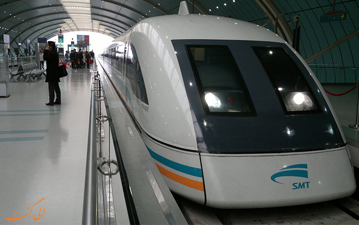 قطار مگلو در حمل و نقل فرودگاه شانگهای
