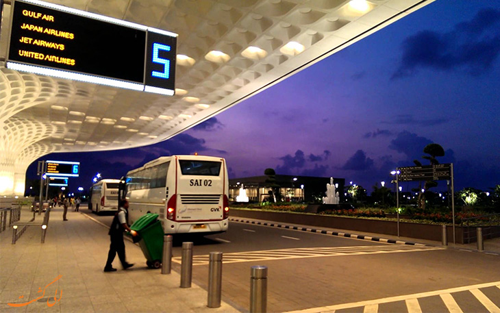 اتوبوس در حمل و نقل فرودگاه بمبئی