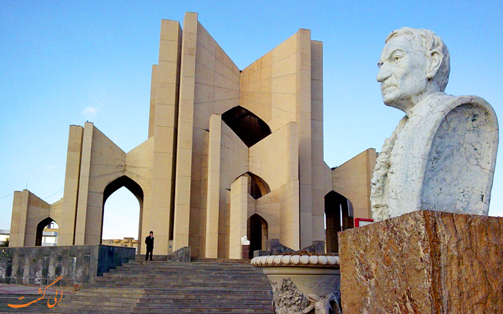 مقبره الشعرا (قبرستان سرخاب)، مکانی دیدنی برای عاشقان ادبیات