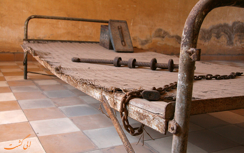 تخت شکنجه در موزه نسل کشی کامبوج