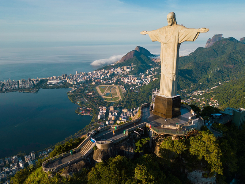 مجسمه مسیح نجات دهنده