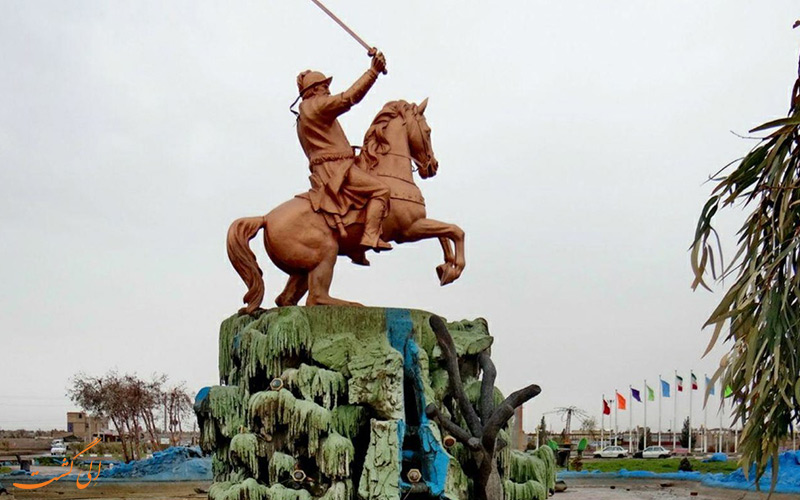 مجسمه برنزی