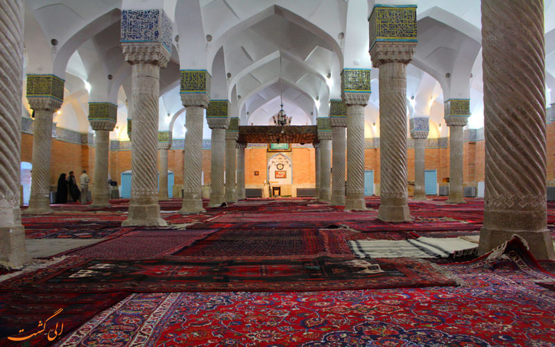 نمایی از شبستان مسجد نمایی از شبستان مسجد