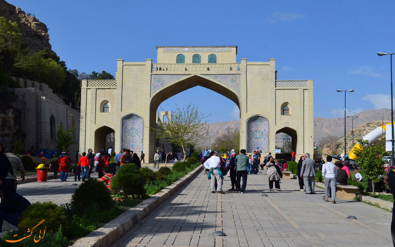 نمایی از دروازه قرآن شیراز نمایی از دروازه قرآن شیراز