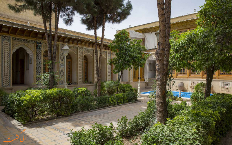 حیاط خانه فروغ الملک حیاط خانه فروغ الملک