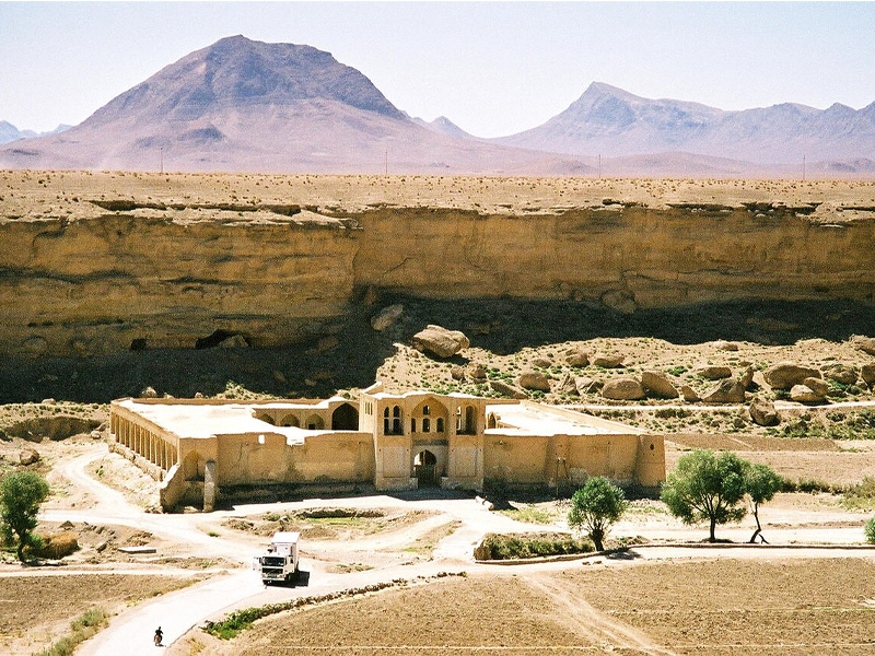 شهر تاریخی ایزد خواست