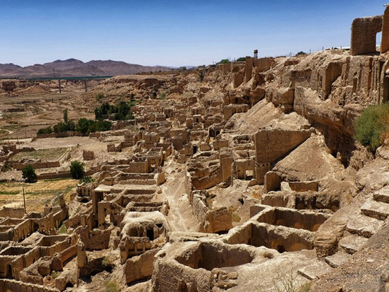 شهر تاریخی ایزد خواست
