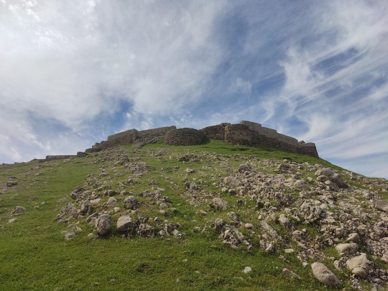 قلعه پشت قلعه